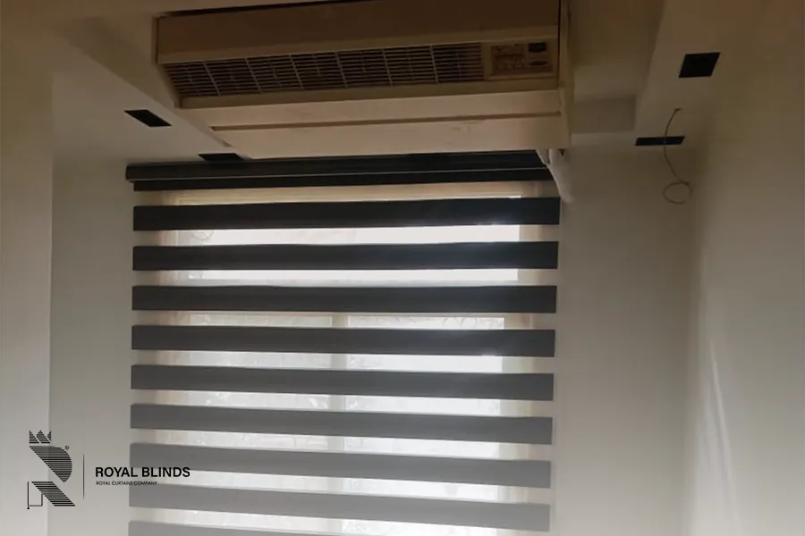 ستائر زيبرا سوداء